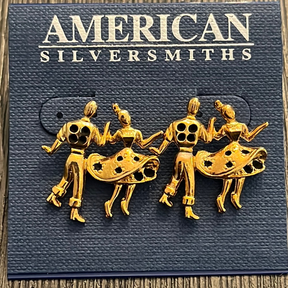 Gold Tone Country Square Dancing Couple Earrings 1” x 1”